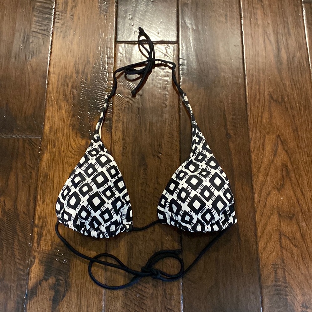 🖤Black and white patterned triangle halter bikini top